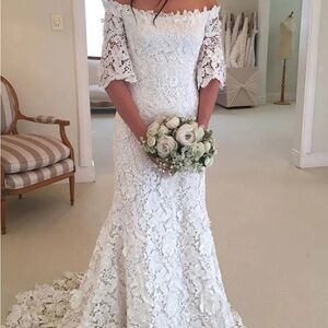 NEVER WORN- Warm White Lace off shoulder wedding dress. bell sleeves,  train